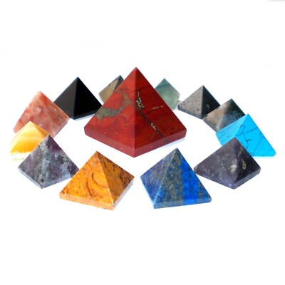 1 x Original Edelstein Pyramide Chakra Ausgleich Meditation Energie Reinigung 15mm
