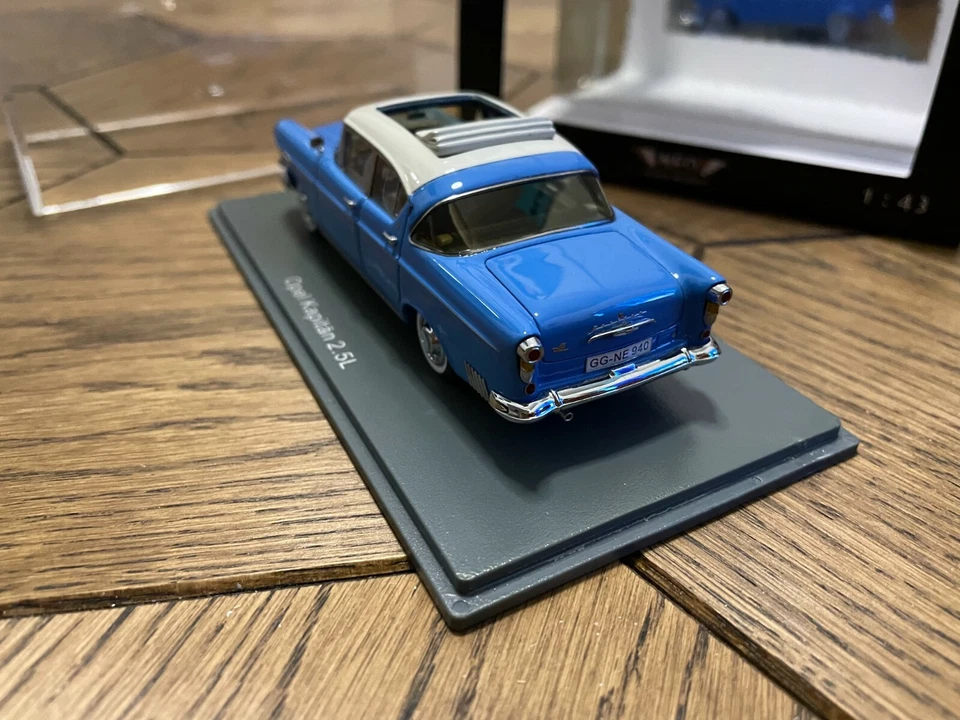 Neo Models NEO43940 1958 Opel Kapitan 2.5L Blue 1/43 Die-cast Scale Model - Image 4 of 4