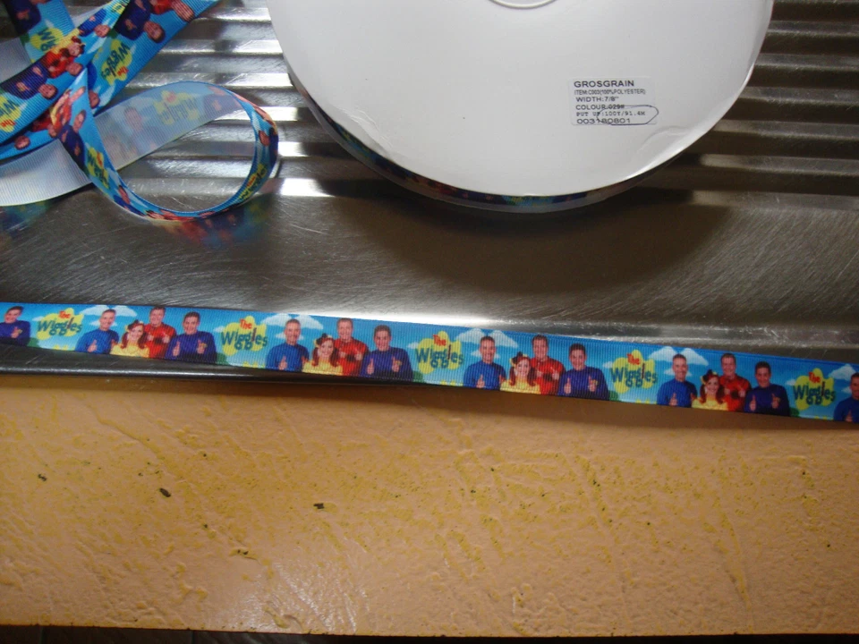 The WIGGLES ribbon Grosgrain Polyester 1 inch wide BRAND NEW sold per the metre - image 3 of 4