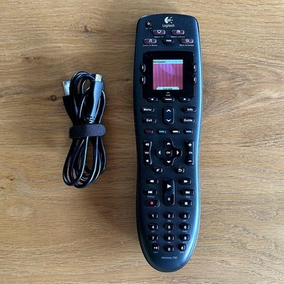 LOGITECH Harmony 700 Universal-Fernbedienung , voll funktionstüchtig, mit USB-K.