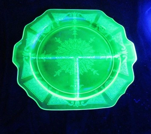 Vintage Anchor Hocking 1930's Princess Green 10" Uranium Depression Glass Plate