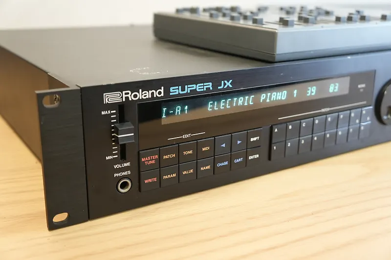 Roland MKS-70 Super JX Analog Synthesizer Vintage Synth Rack Roland MKS-70 Super JX Analog Synthesizer Vintage Synth Rack