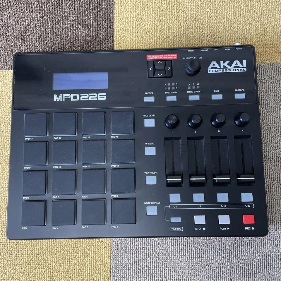 AKAI Professional MPD226 USB MIDI Controller RGB MPC 16 Pads 4 Faders Percussion - Photo 1/1