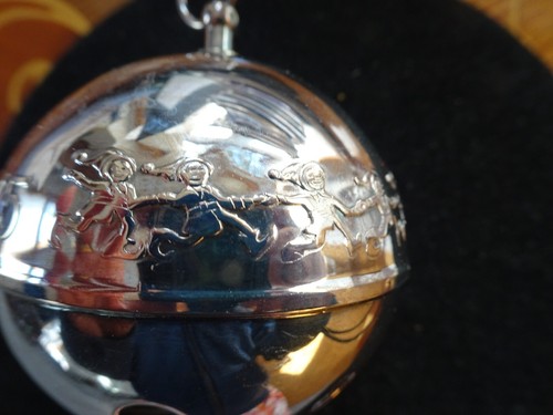 WALLACE 1975 CHRISTMAS ISSUE SLEIGHBELL -SILVERPLATE- NO BOX - Picture 2 of 4