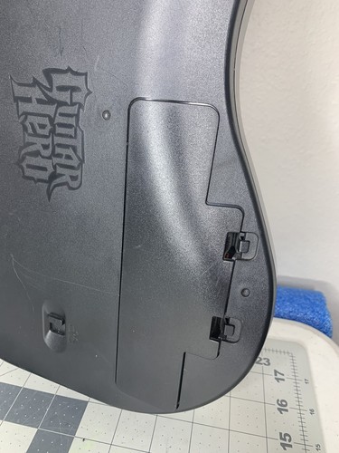 Nintendo Wii Guitar Hero Sunburst Wireless Controller RedOctane 95455.805 Works - Picture 11 of 13