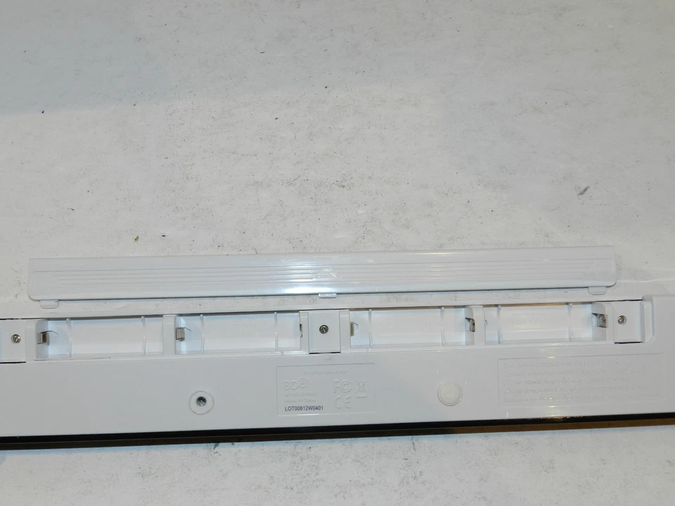 Wii Ultra Sensor Bar For Nintendo Wii Model 091002 Wireless - Battery Operated - Image 3 of 3