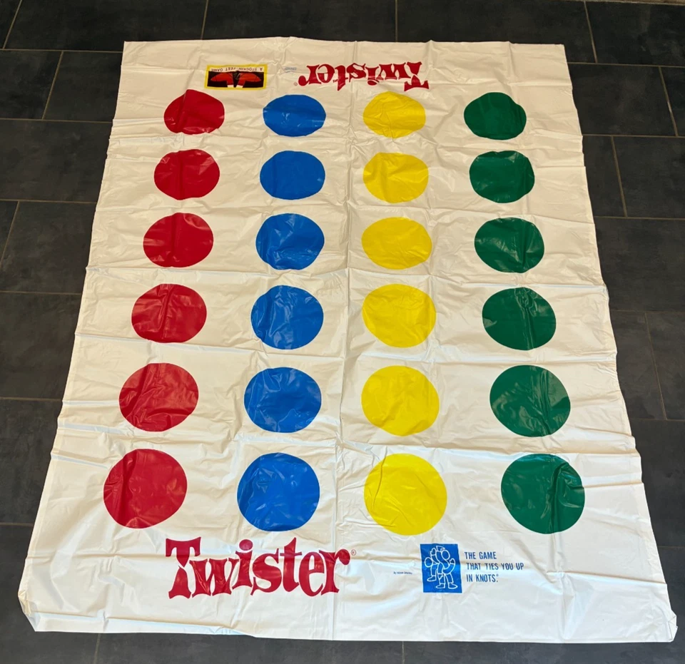 Twister Board Game -Hasbro/Milton Bradley - MINT CONDITION - SAME DAY SHIPPING!! - Image 2 of 4
