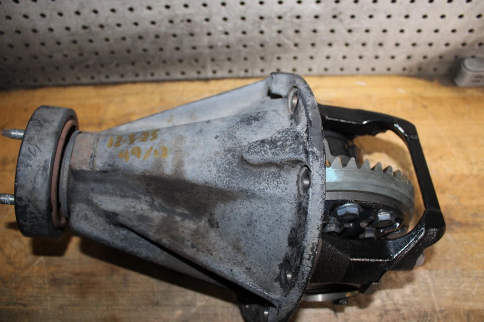 2005 Toyota Tundra Sequoia 4.10 LSD LIMITED SLIP REAR DIFFERENTIAL Carrier - Image 4 of 4