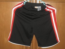 GOOD black red boys small 6/7 polyester sports soccer shorts Good condition