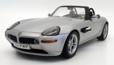 Autoart 1/18 Scale 70511 BMW Z8 Silver 007 James Bond The World Is
