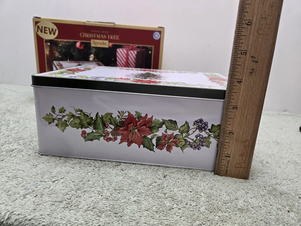 2 Spode Christmas Tree Tea Coffee Cups with Coasters In Metal Decorative Tin Set - Image 4 of 4