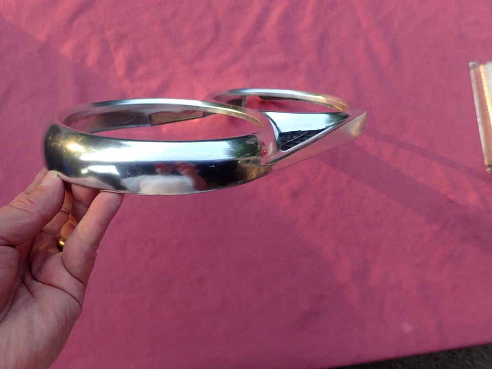 1963 Pontiac Tempest,LeMans 车头灯边框右手,全新无标签! 545149 门 — 第 3/4 张图片