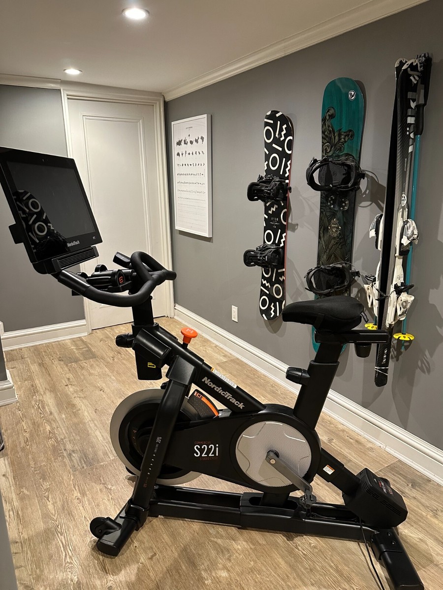 NordicTrack S22i Commercial Studio Cycle NTEX02117NB with mat and