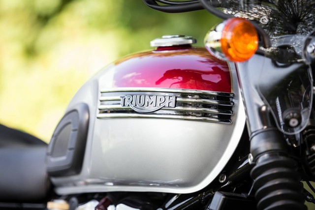 triumph t120 tank badge