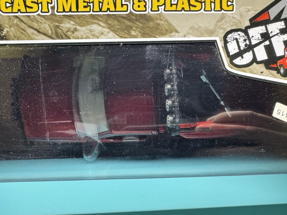 MOTORMAX 1992 GMC Sierra GT Pickup Truck Off-Road Series 1:24 Scale Diecast - Image 4 of 4