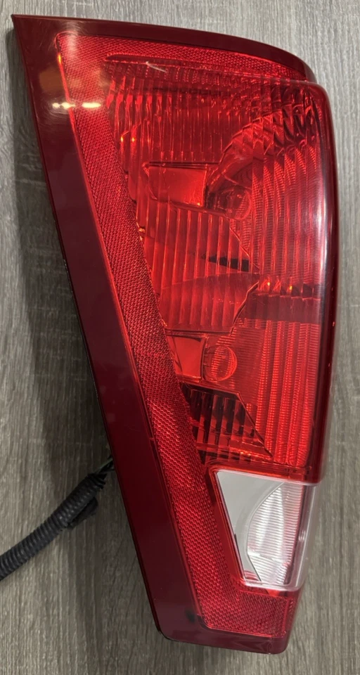 Cadillac Escalade EXT 2002-2006 conductor izquierdo izquierda luz trasera lámpara OEM Foto 2 de 4