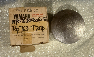 #ad Genuine Yamaha Parts NOS 1975 1976 DT400 PISTON 0.50MM O S 500 11636 02RP763 AU $287.25