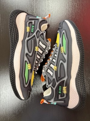 John Geiger 004 Charcoal Size 10