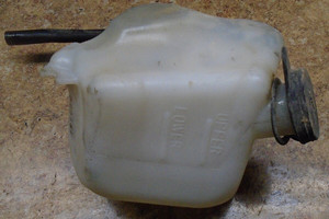 2004 Honda Shadow VT750 VT 750 Aero Coolant Reservoir Tank Container Water Cap