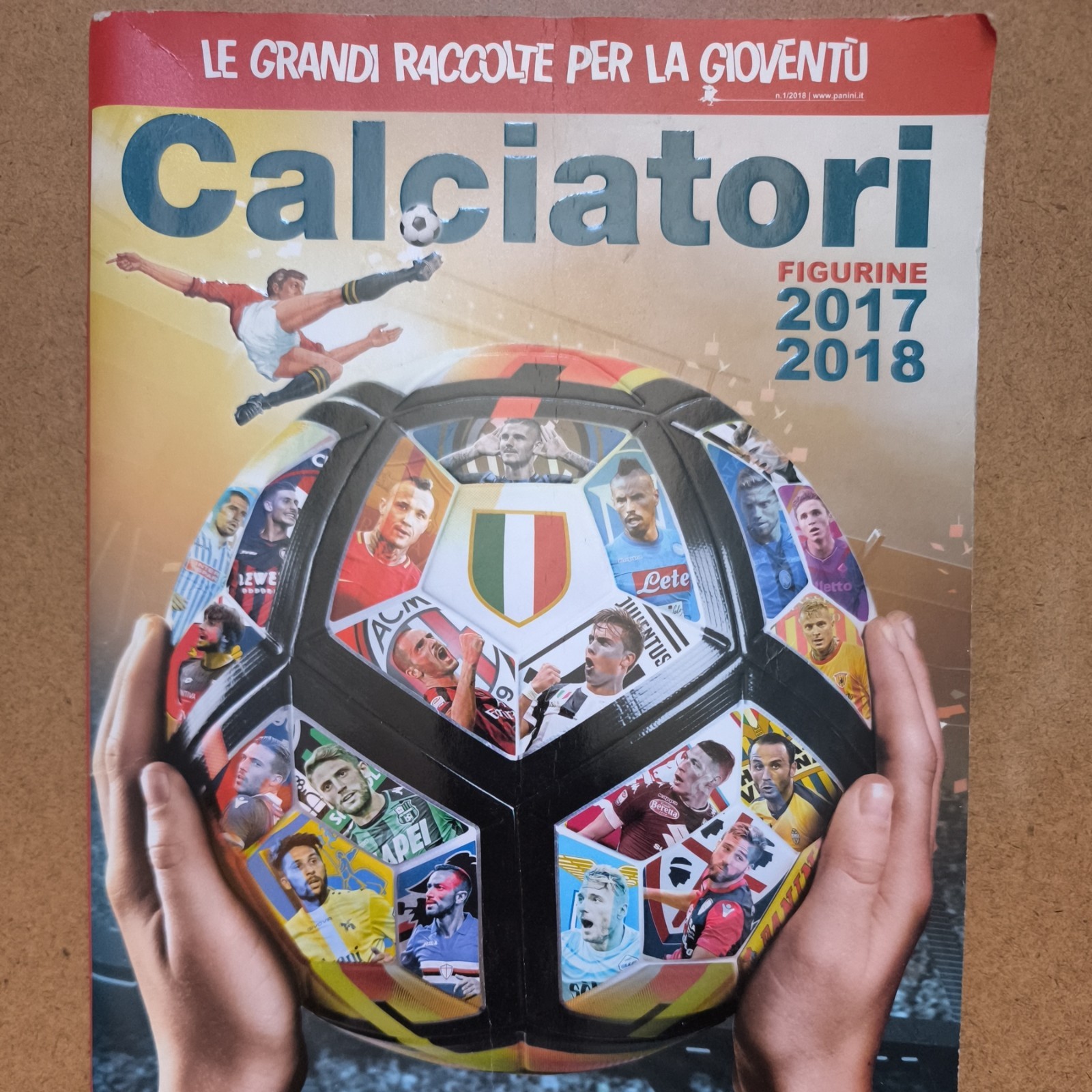 ALBUM FIGURINE CALCIATORI PANINI 2017 -2018 - VUOTO + 6 FIG. OMAGGIO - EDICOLA
