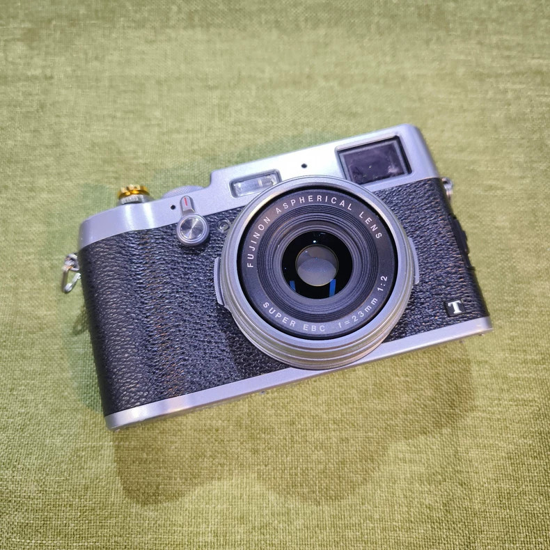 Fujifilm X100T 16.3MP Digital Camera w/Fujinon 23mm f/2 Fixed