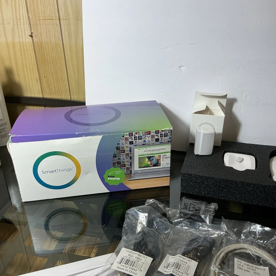 Smarthings V1 Hub ,Motion , Multi Smart Sense Pack - Image 2 of 4