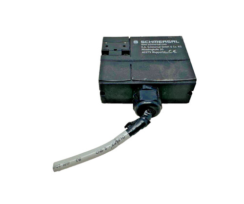 Schmersal AZM 170SK-02ZRKA Solenoid Interlock 24 VAC/DC