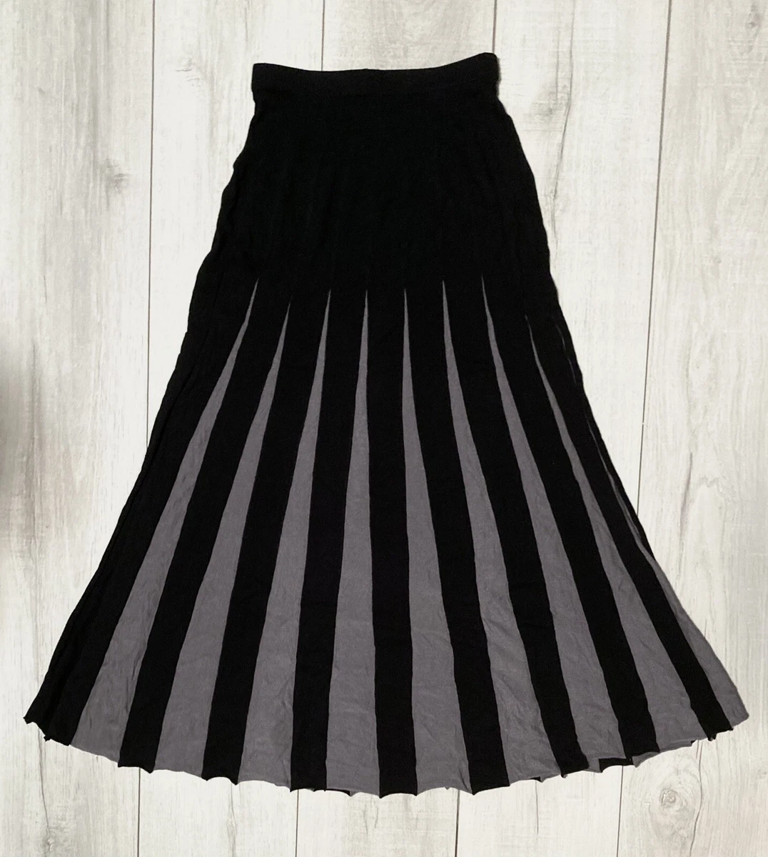 Black knife pleated maxi skirt top