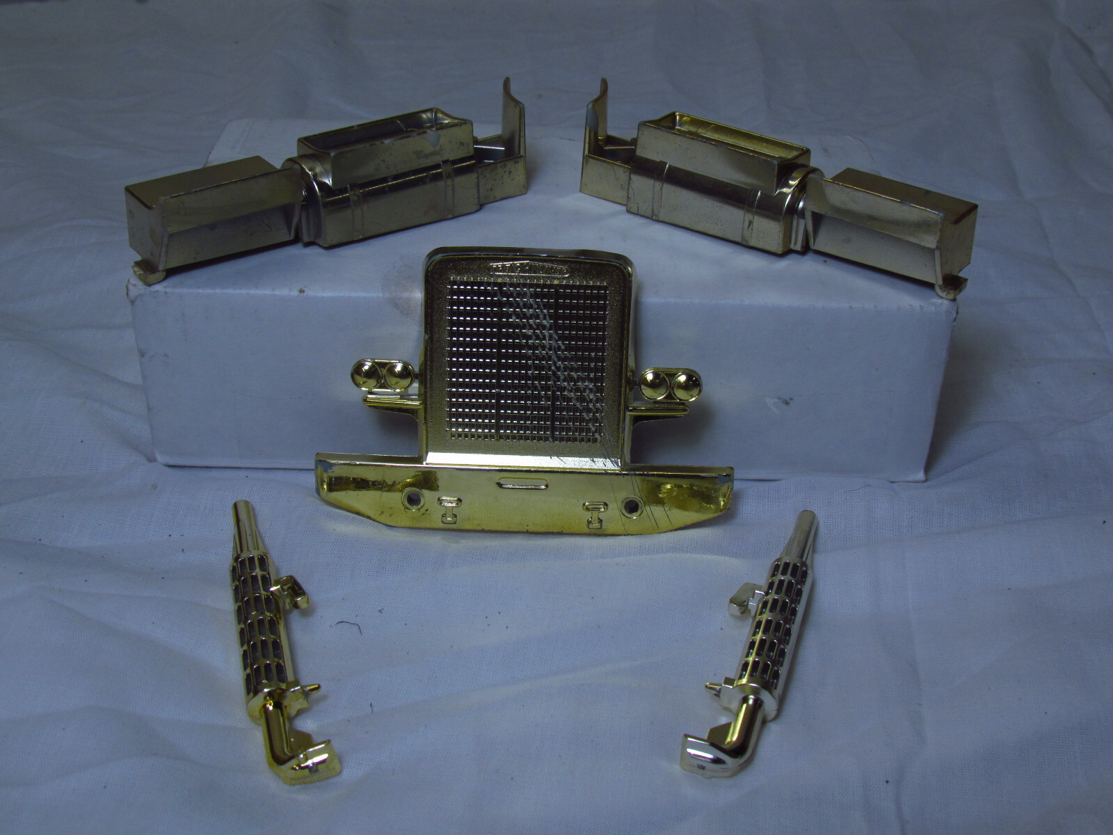 Nylint Wrecker Semi Truck Gold Chrome Grille and Accessories Original