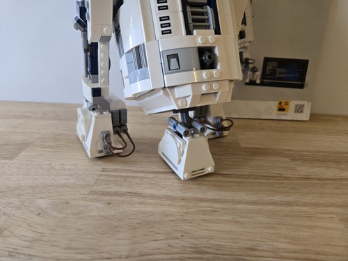 LEGO Star Wars (75379): R2-D2. Looks complete. See Description. - Picture 6 of 13