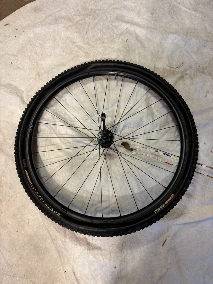 Juego de ruedas Bontrager 29er disco de 6 pernos con neumáticos tubeless Maxxis 29 x 2,10 UST; Foto 4 de 4