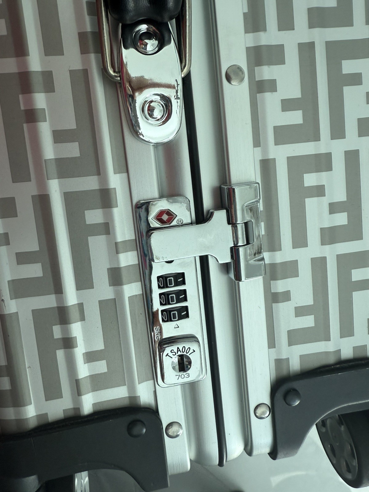 Rare RIMOWA x FENDI Monogrammed Cabin Carry on Suit Case Trolley Luggage 2019 thumbnail 4