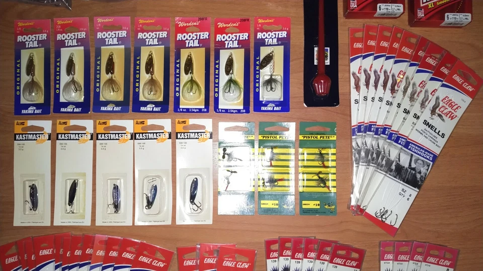 Lote de aparejos de pesca cola de gallo señuelos Kastmaster garra de águila pistola Berkley Pete Foto 3 de 4