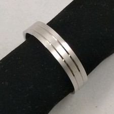 Anello Oro Bianco 18 K, 2 Linee. Misura Tatum 14. Riferimento SB112.