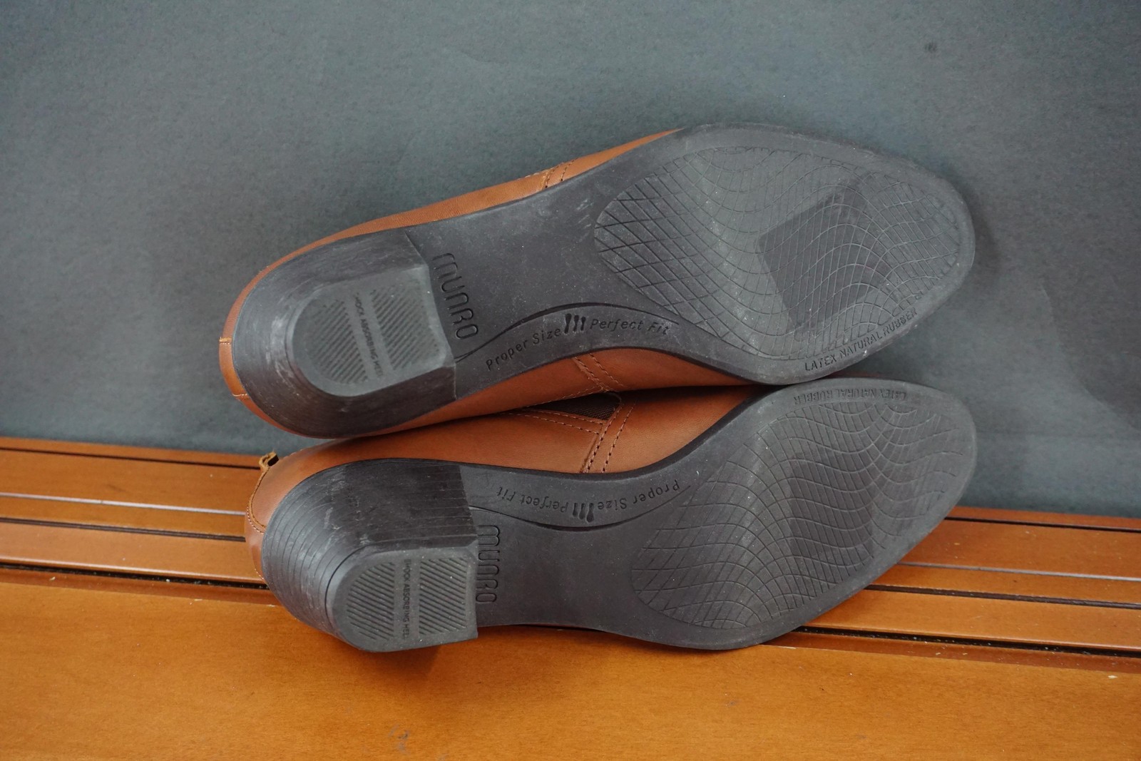 Munro Boots Womens 8.5 US Brown Leather Chelsea Ankle Booties Comfort