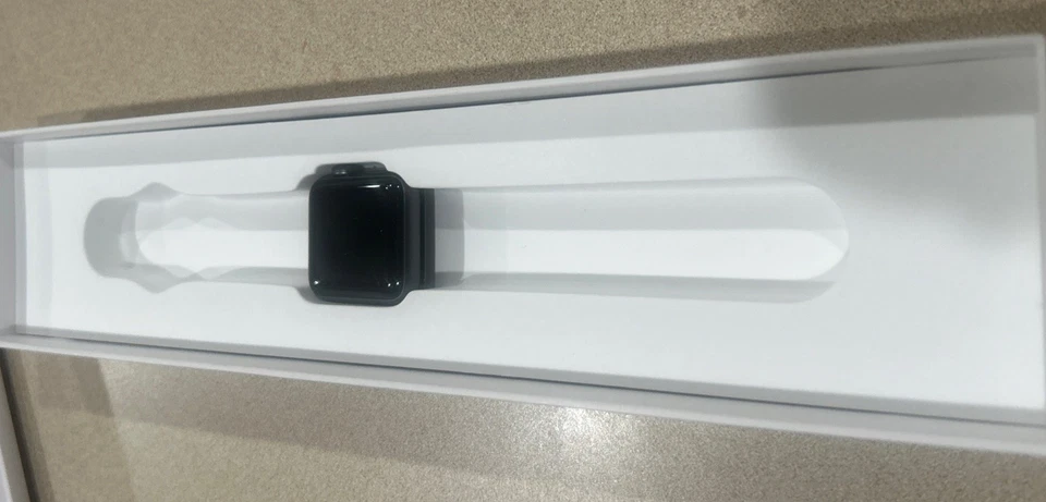 Apple Watch Series 3 38mm Space Gray Aluminum Case WITHOUT Sport Band... - Image 4 of 4