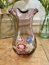 VINTAGE HAND BLOWN PAINTED PURPLE FENTON FLORAL VASE AMETHYST GLASS RUFFLED EDGE