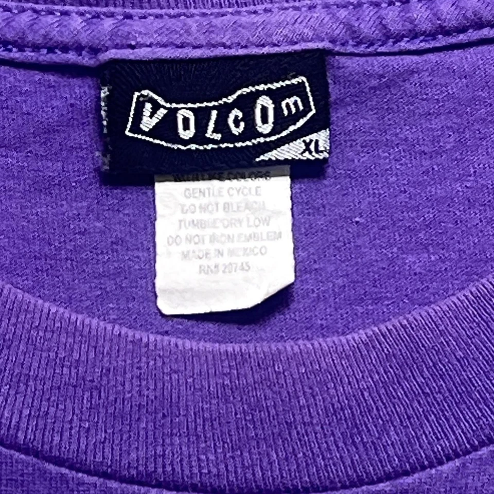 Vintage Volcom Shirt Mens XL Purple Short Sleeve Skateboarding Skater 90s Y2K - Image 2 of 4