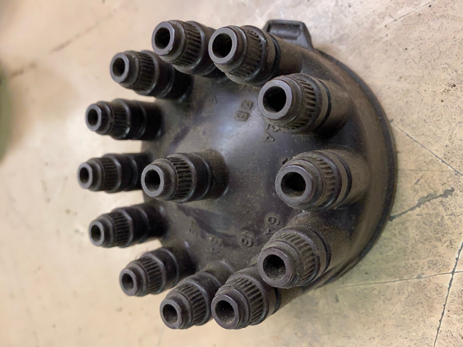 ROLLS ROYCE PHANTOM III DISRIBUTOR CAB WITH ALL 13 SPARK PLUG WIRE CONNECTORS