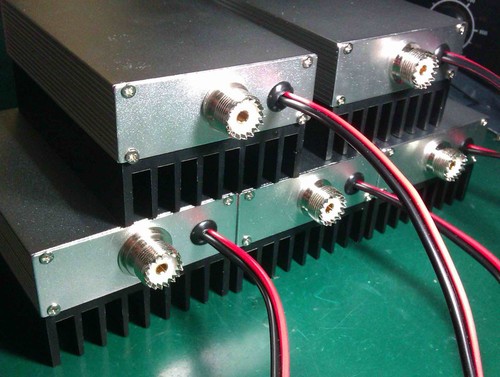 NEW 25W 400MHz-470MHz UHF Radio Analog Power Amplifier Transceiver 12V - Picture 4 of 4
