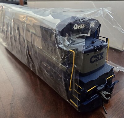Atlas Master Locomotive Series #7403 GE U30C Locomotive CSX #7224
