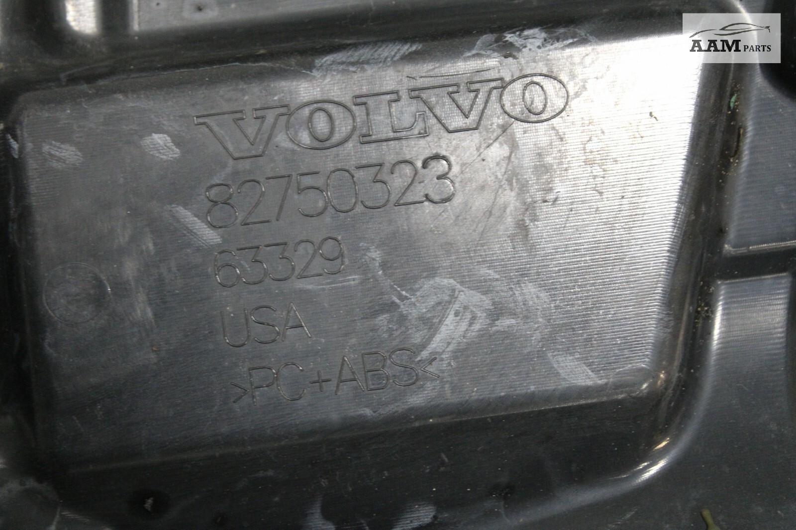 2019-2023 VOLVO VNL 760 D13 FRONT CENTER BUMPER COVER BLACK  