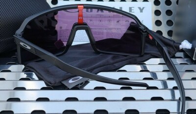 New Oakley SUTRO 9406-0837 Sunglasses Matte Black w/Prizm Road