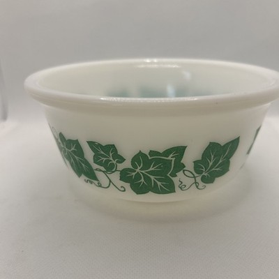 Hazel Atlas Ivy Leaf 6'' Platonite Mixing Bowl. Vintage Kitchen MCM Nesting Bowl