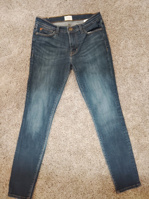 HUDSON - Krista Super Skinny Jeans in Size 27. Mid-rise Waist. Denim.
