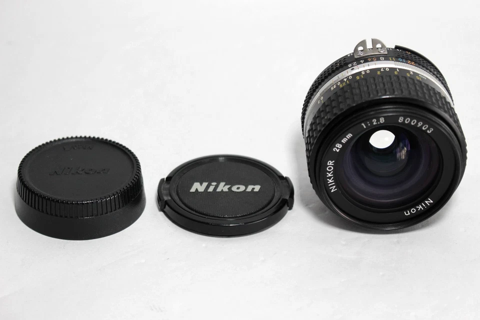 Probado [CASI COMO NUEVO con tapas] Lente Nikon Ai-s Ais Nikkor 28 mm F2,8 MF de Japón Foto 2 de 4