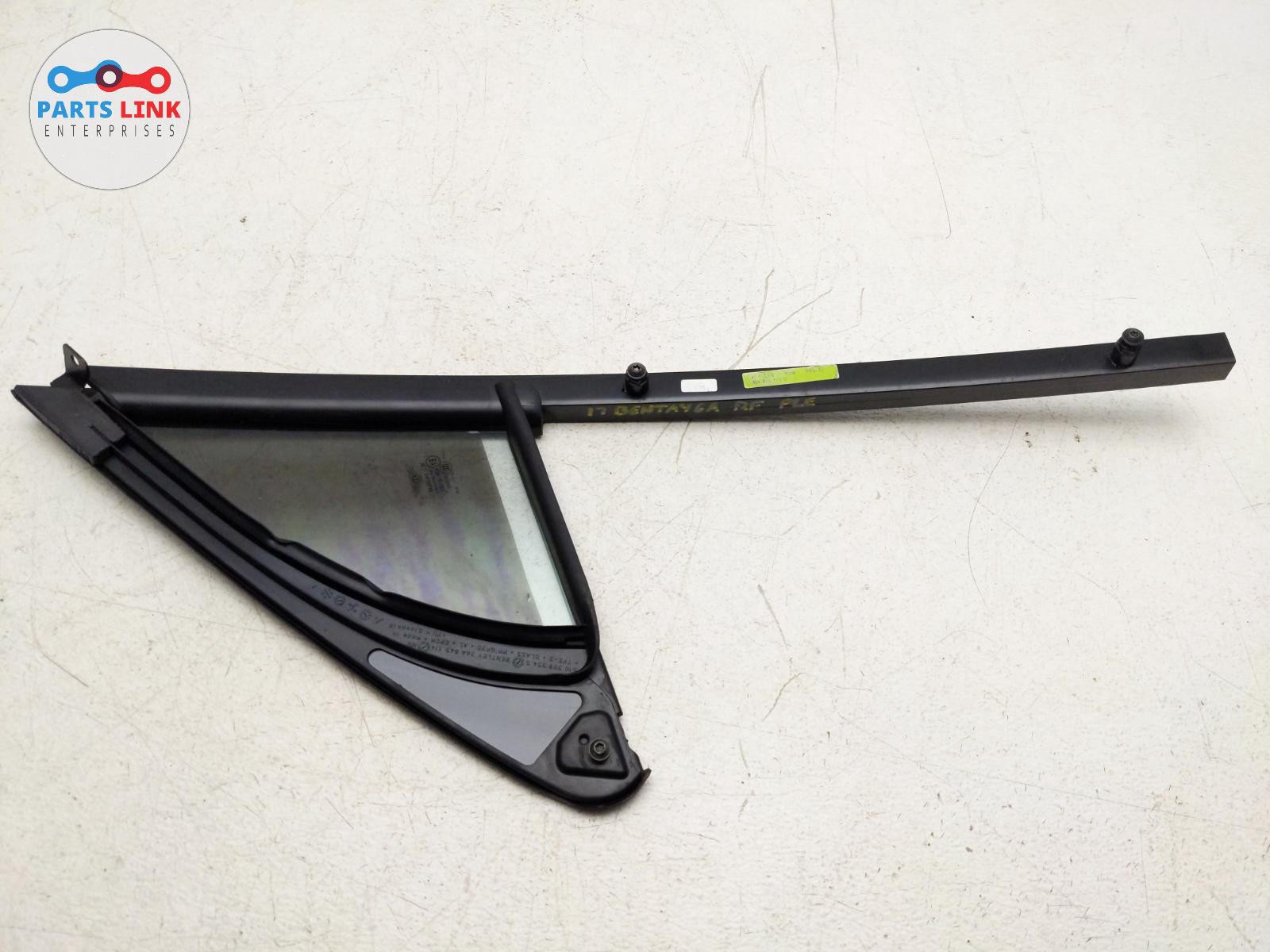 2016-20 BENTLEY BENTAYGA FRONT RIGHT VENT DOOR GLASS SMALL CORNER WINDOW PANEL