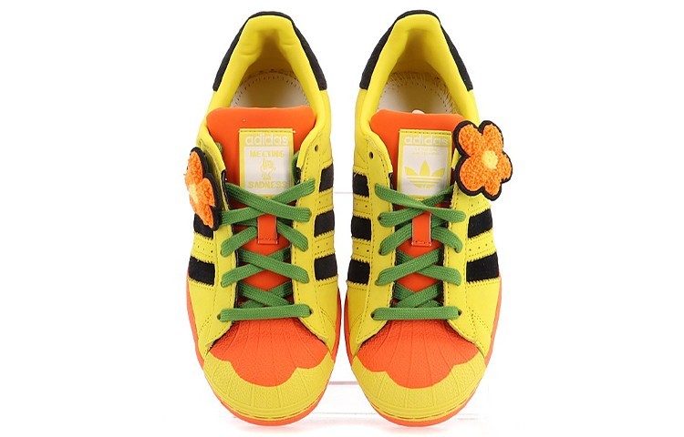 adidas gazelle silver green womens Kid's Originals Superstar "Save The Bees" Grade School