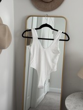 Re Ona Sleeveless Scoop Neck Bodysuit - Size S White Solid Snap Closure