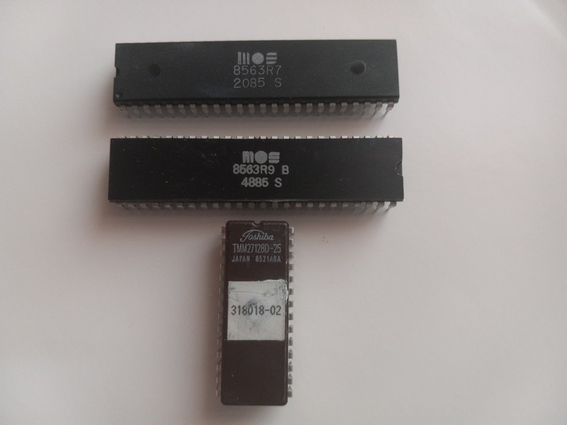 MOS 8563R7 / 318018 – 02 / 8563R9-B chips